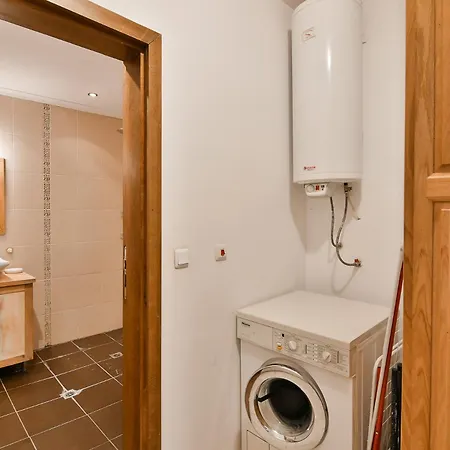 Two Bedroom On A Budget At Briz Area Varna