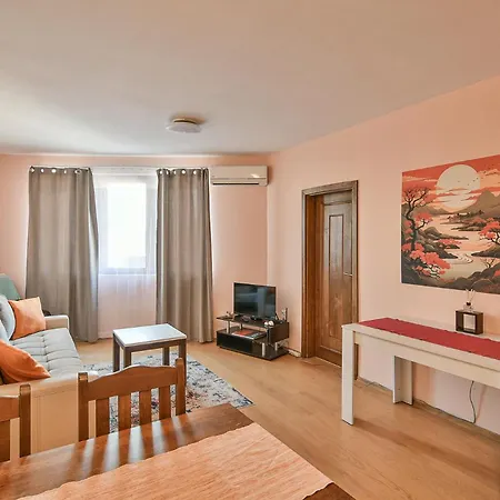 Two Bedroom On A Budget At Briz Area Apartment