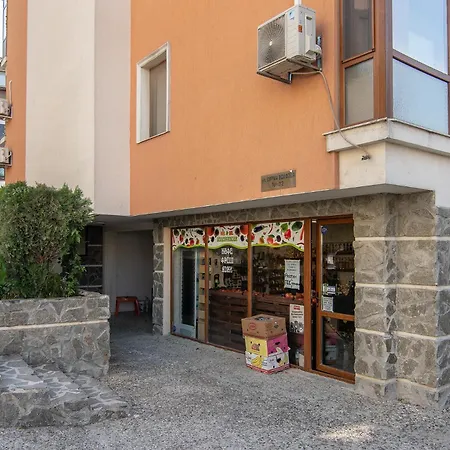 Appartamento Two Bedroom On A Budget At Briz Area *
